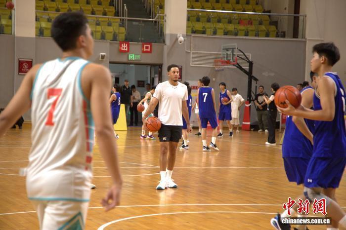 员和重庆U, 图为NBA