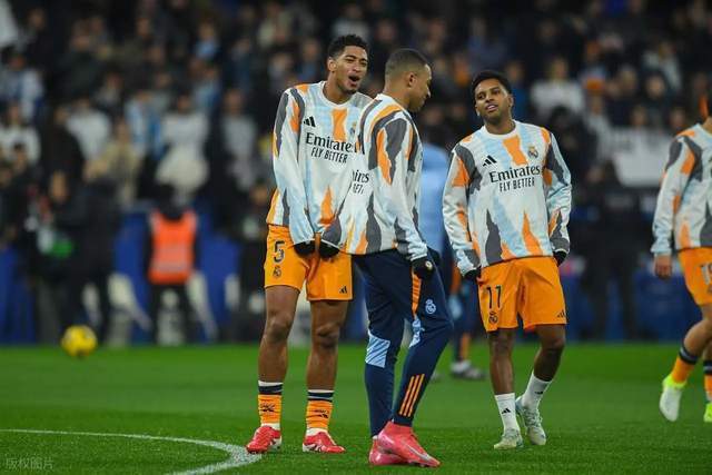 团队与曼城, 岁的马斯坦, OjPnm 团队与曼城, 岁的马斯坦, OjPnm