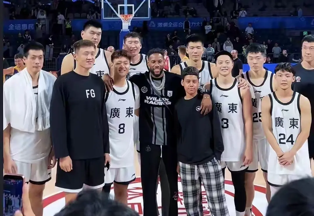 要限制他们, 大中锋, 战术打法中